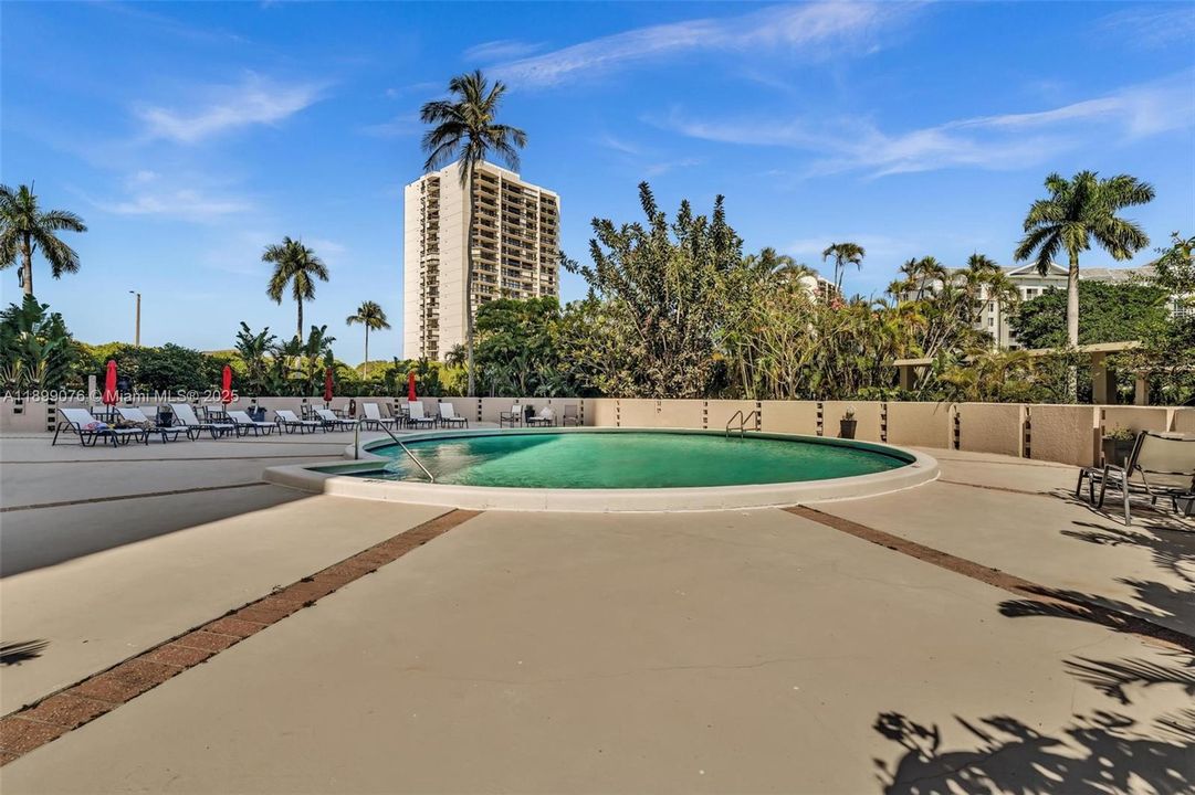 For Sale: $270,000 (2 beds, 2 baths, 1206 Square Feet)