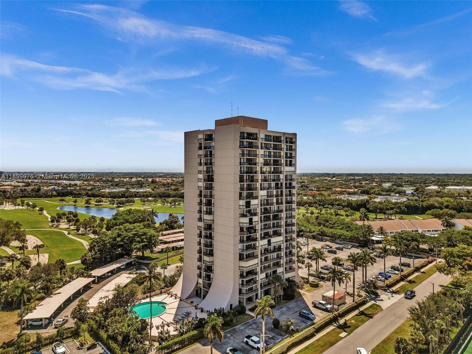 For Sale: $270,000 (2 beds, 2 baths, 1206 Square Feet)