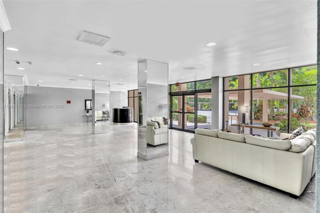 For Sale: $270,000 (2 beds, 2 baths, 1206 Square Feet)