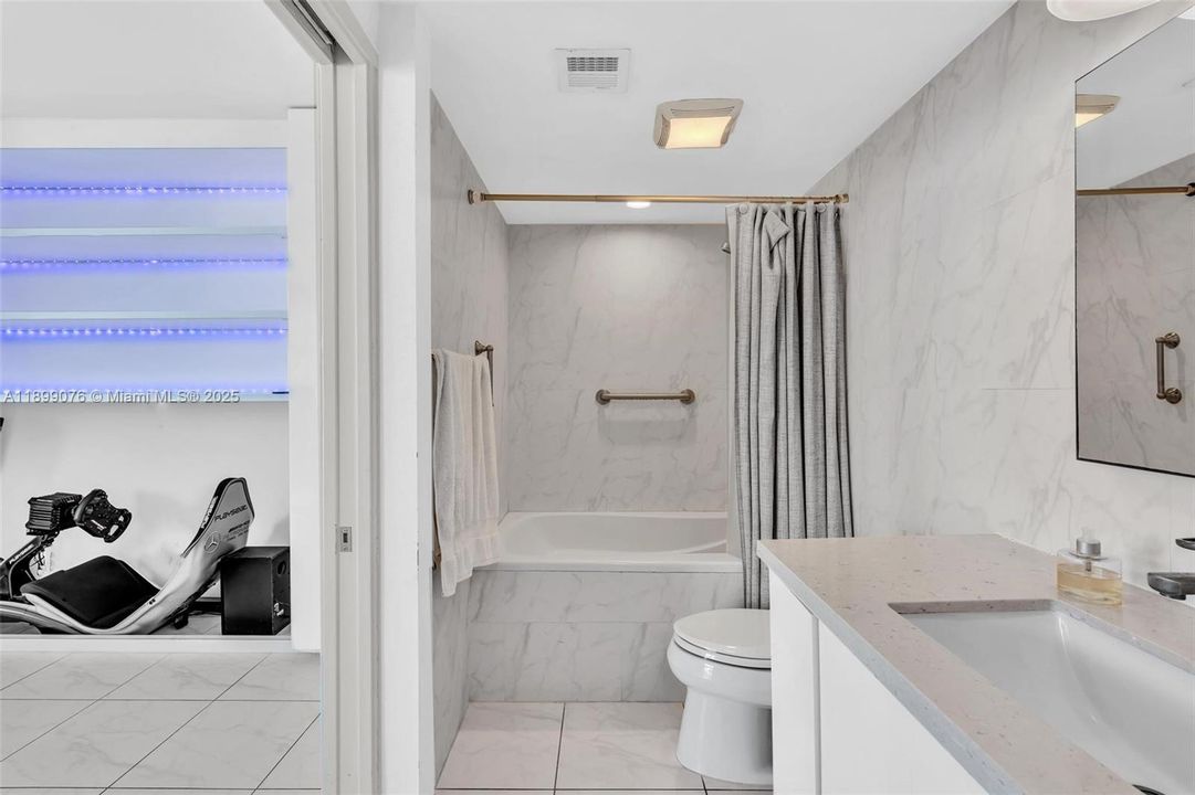 For Sale: $270,000 (2 beds, 2 baths, 1206 Square Feet)