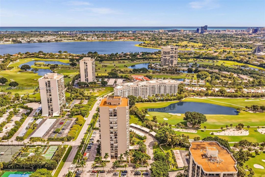 For Sale: $270,000 (2 beds, 2 baths, 1206 Square Feet)