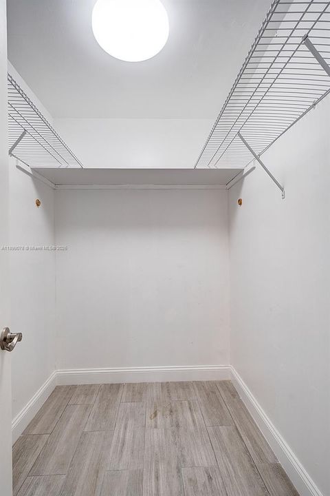 For Rent: $2,595 (3 beds, 2 baths, 1304 Square Feet)