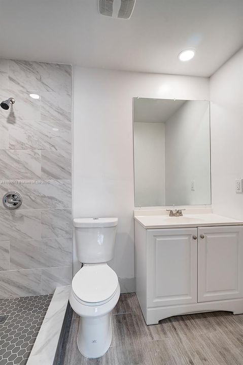 For Rent: $2,595 (3 beds, 2 baths, 1304 Square Feet)