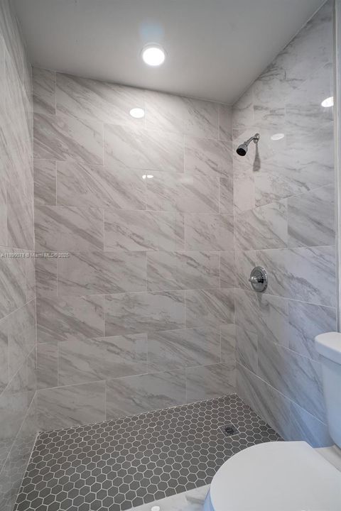 For Rent: $2,595 (3 beds, 2 baths, 1304 Square Feet)