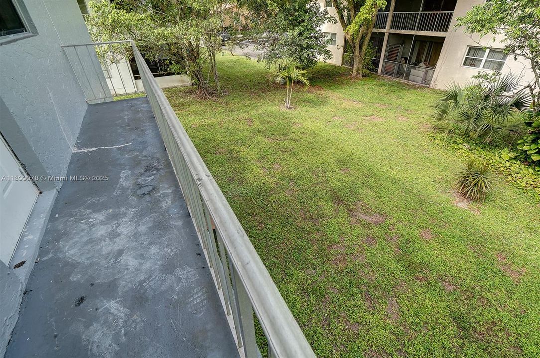 For Rent: $2,595 (3 beds, 2 baths, 1304 Square Feet)