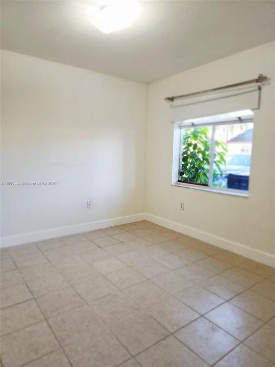 For Rent: $2,800 (2 beds, 2 baths, 984 Square Feet)