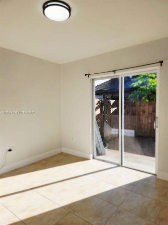 For Rent: $2,800 (2 beds, 2 baths, 984 Square Feet)