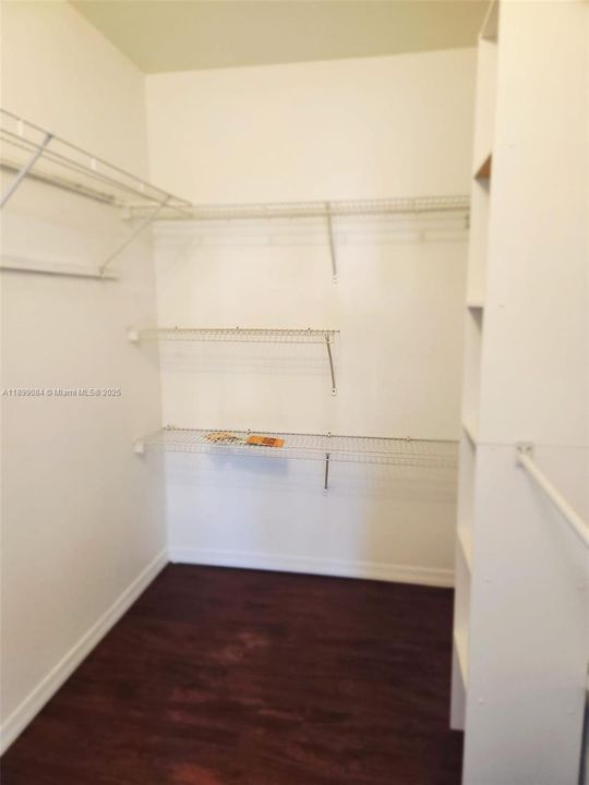 For Rent: $2,800 (2 beds, 2 baths, 984 Square Feet)