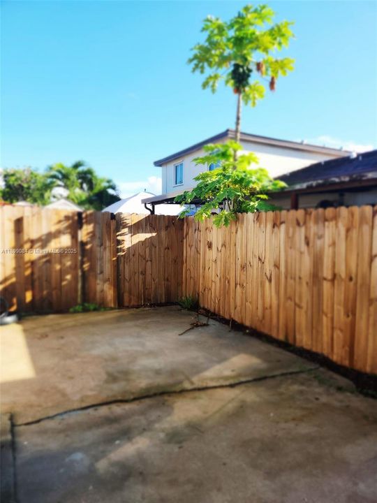 For Rent: $2,800 (2 beds, 2 baths, 984 Square Feet)