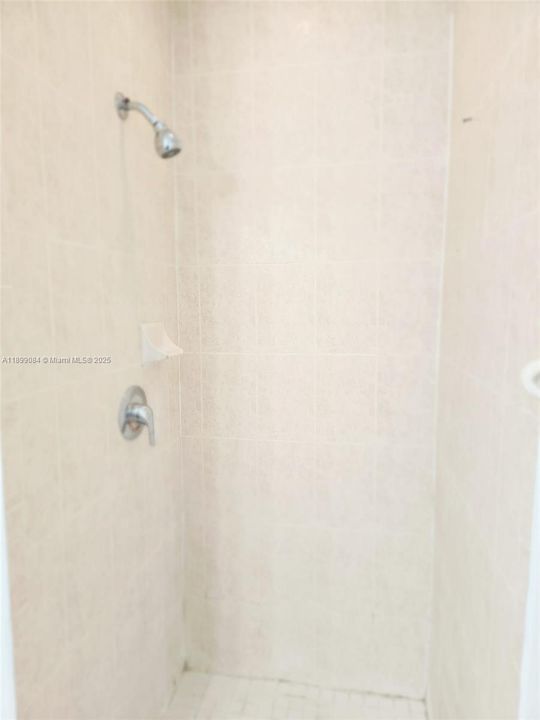 For Rent: $2,800 (2 beds, 2 baths, 984 Square Feet)