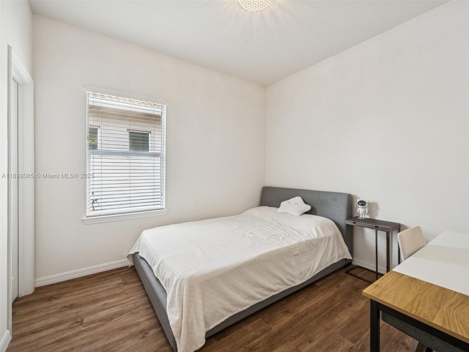 For Rent: $5,700 (3 beds, 2 baths, 2423 Square Feet)