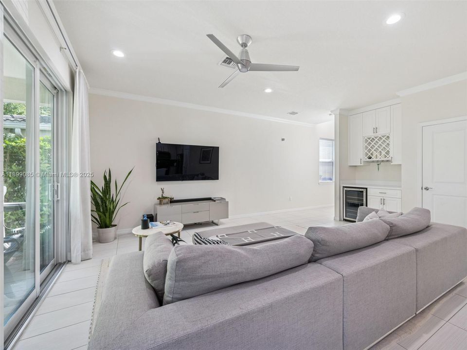 For Rent: $5,700 (3 beds, 2 baths, 2423 Square Feet)