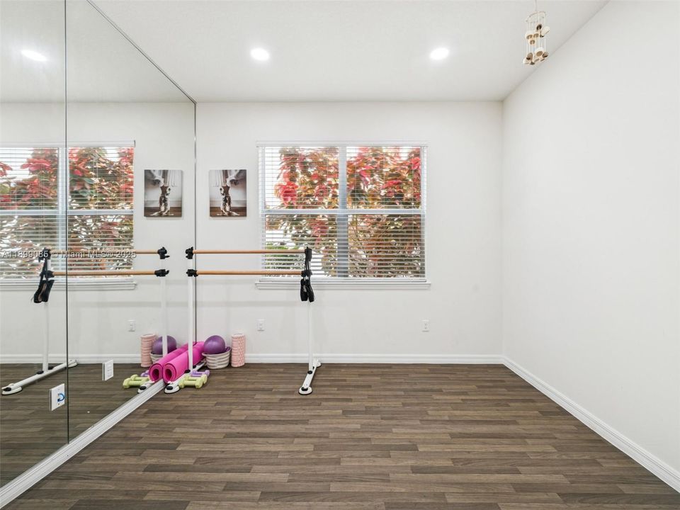 For Rent: $5,700 (3 beds, 2 baths, 2423 Square Feet)