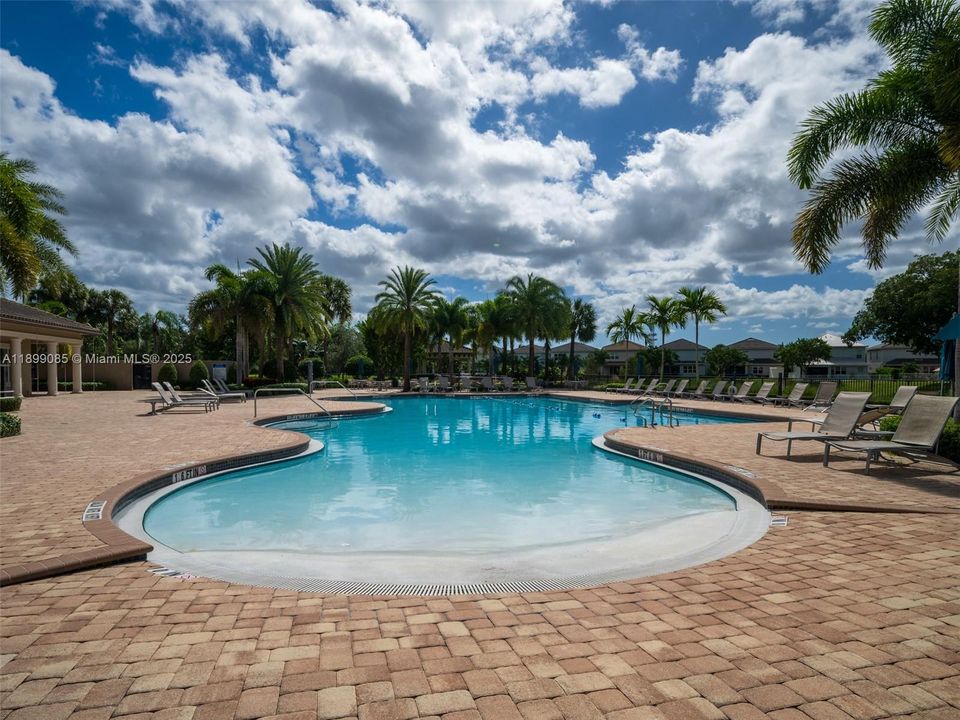 For Rent: $5,700 (3 beds, 2 baths, 2423 Square Feet)