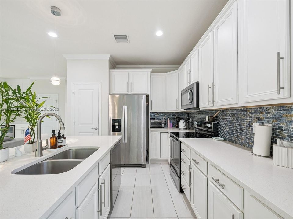 For Rent: $5,700 (3 beds, 2 baths, 2423 Square Feet)