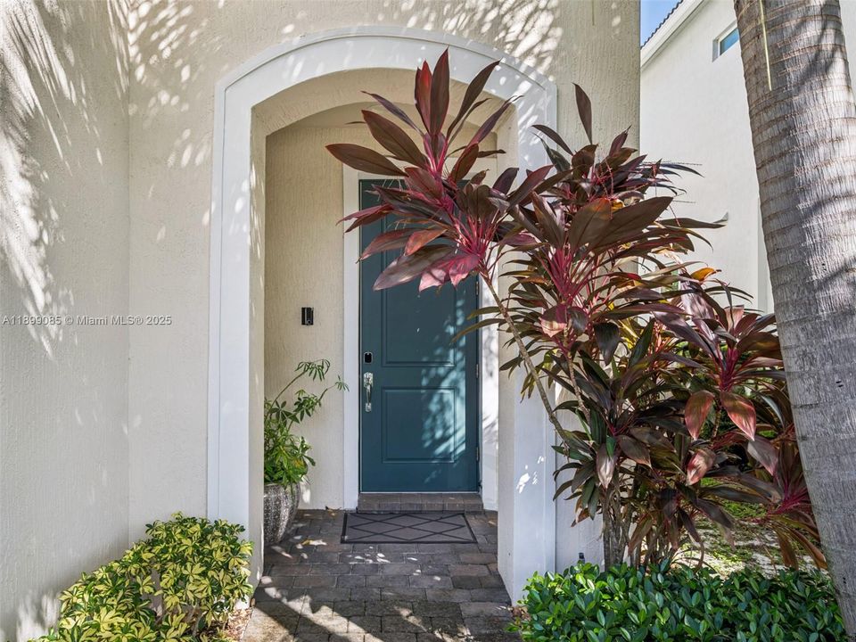 For Rent: $5,700 (3 beds, 2 baths, 2423 Square Feet)