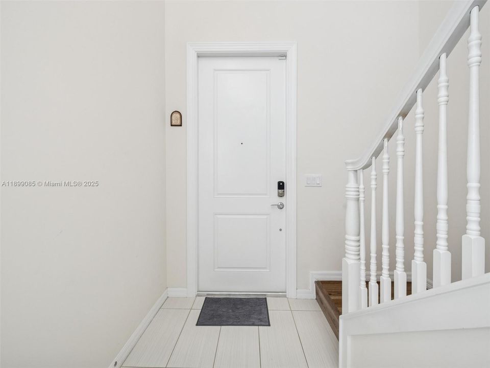 For Rent: $5,700 (3 beds, 2 baths, 2423 Square Feet)