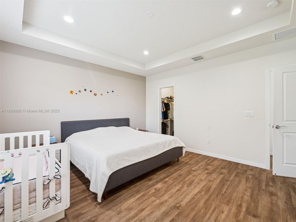 For Rent: $5,700 (3 beds, 2 baths, 2423 Square Feet)