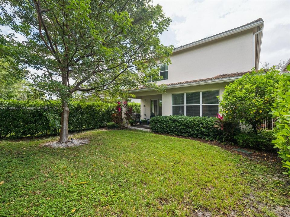 For Rent: $5,700 (3 beds, 2 baths, 2423 Square Feet)