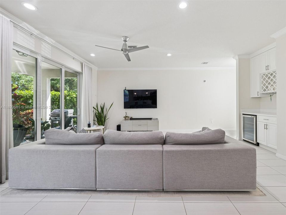 For Rent: $5,700 (3 beds, 2 baths, 2423 Square Feet)