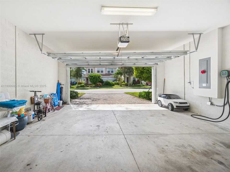 For Rent: $5,700 (3 beds, 2 baths, 2423 Square Feet)