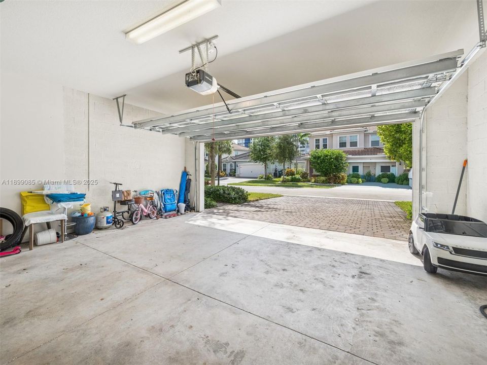 For Rent: $5,700 (3 beds, 2 baths, 2423 Square Feet)