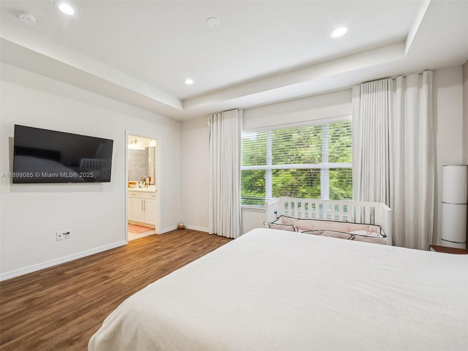 For Rent: $5,700 (3 beds, 2 baths, 2423 Square Feet)