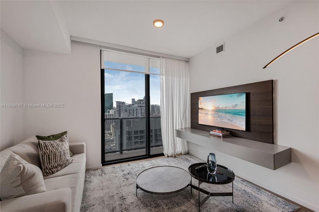 For Sale: $1,299,000 (2 beds, 3 baths, 1043 Square Feet)