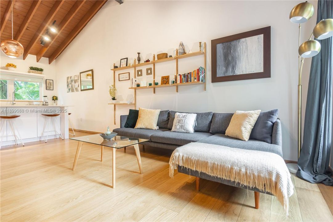 For Rent: $3,650 (3 beds, 2 baths, 2175 Square Feet)