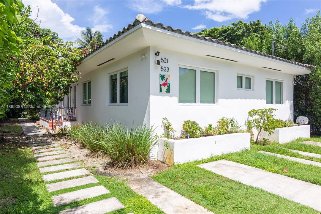 For Rent: $3,650 (3 beds, 2 baths, 2175 Square Feet)