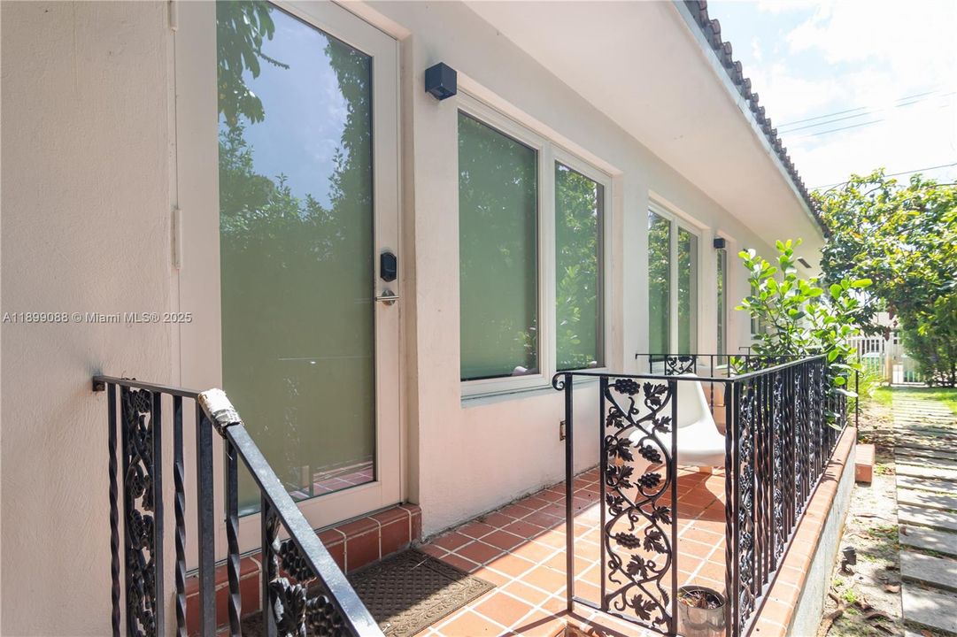 For Rent: $3,650 (3 beds, 2 baths, 2175 Square Feet)