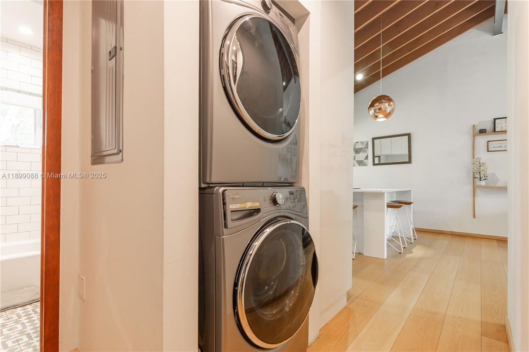 For Rent: $3,650 (3 beds, 2 baths, 2175 Square Feet)