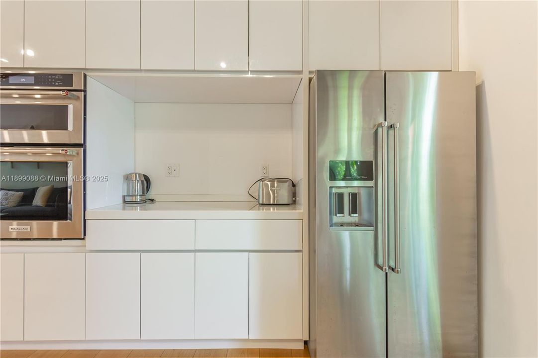 For Rent: $3,650 (3 beds, 2 baths, 2175 Square Feet)