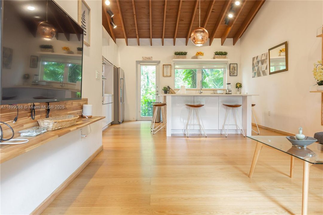 For Rent: $3,650 (3 beds, 2 baths, 2175 Square Feet)