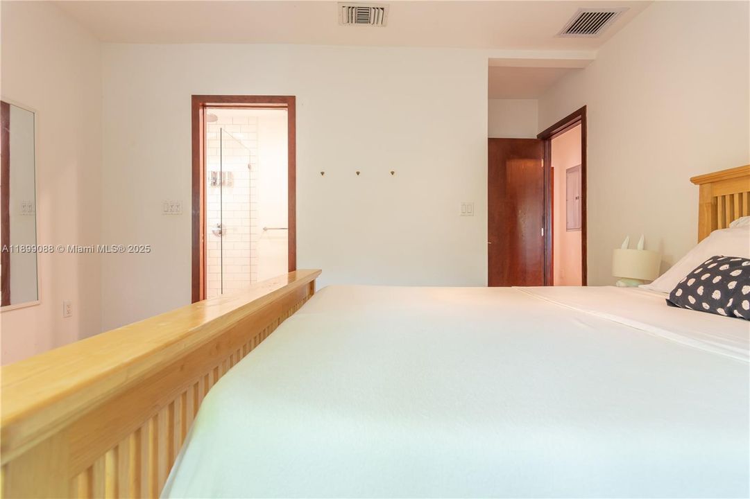 For Rent: $3,650 (3 beds, 2 baths, 2175 Square Feet)