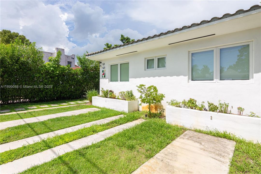 For Rent: $3,650 (3 beds, 2 baths, 2175 Square Feet)