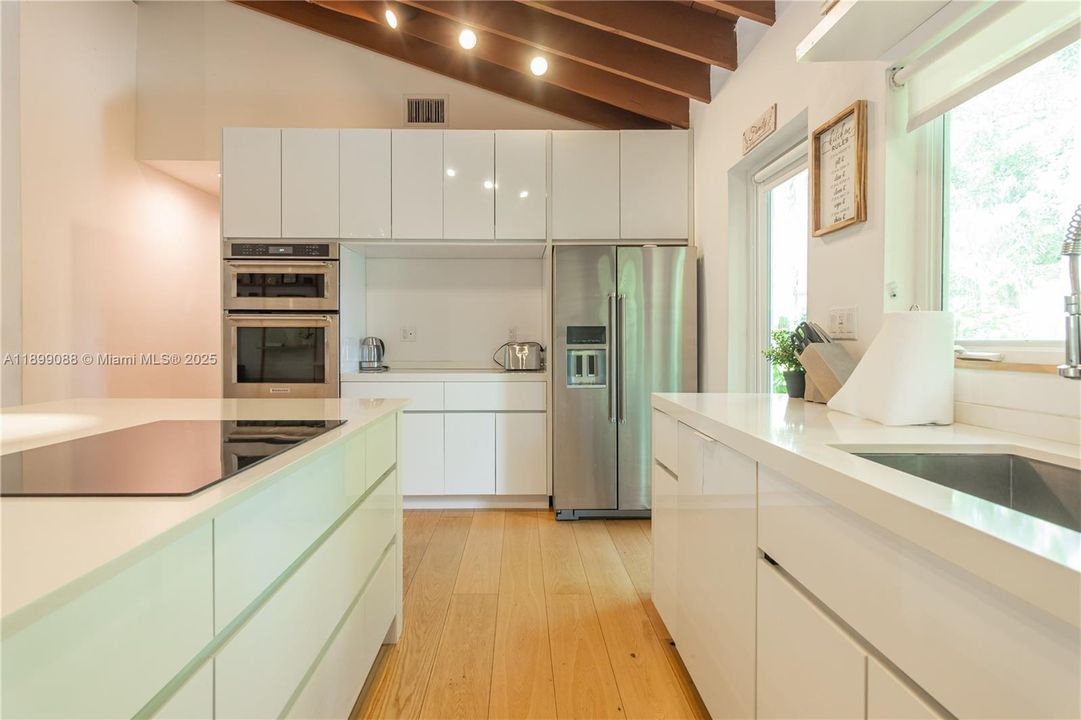 For Rent: $3,650 (3 beds, 2 baths, 2175 Square Feet)