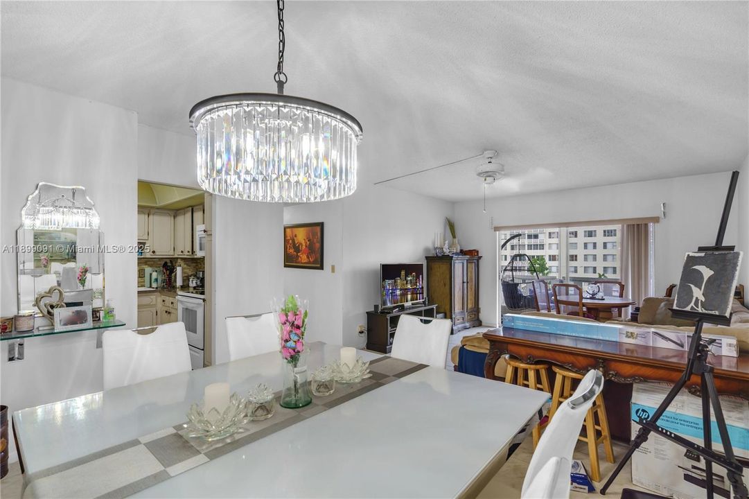 For Sale: $174,000 (2 beds, 2 baths, 1132 Square Feet)