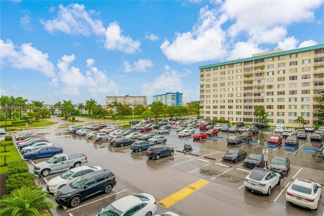 For Sale: $174,000 (2 beds, 2 baths, 1132 Square Feet)