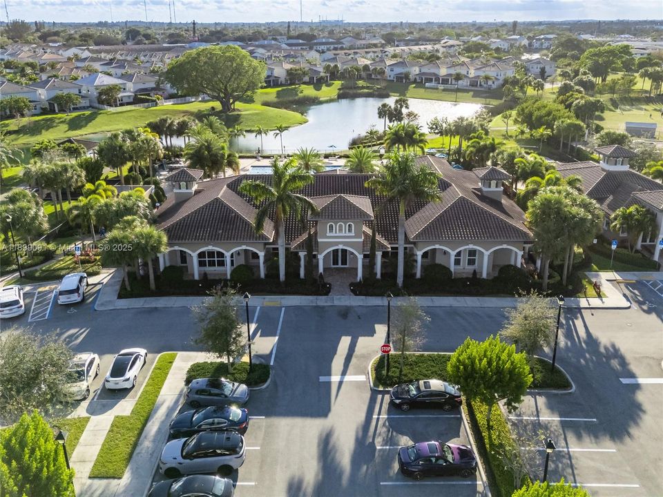 For Sale: $174,000 (2 beds, 2 baths, 1132 Square Feet)