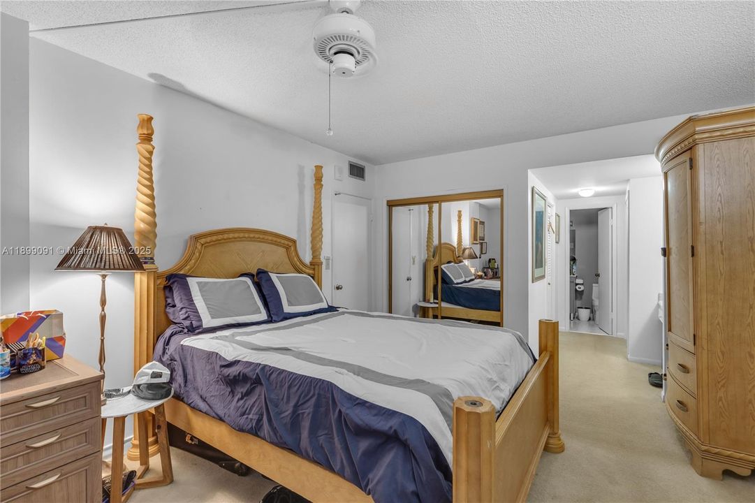 For Sale: $174,000 (2 beds, 2 baths, 1132 Square Feet)