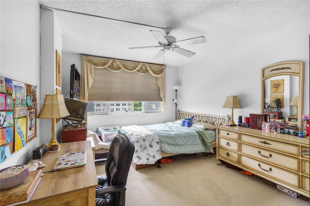 For Sale: $174,000 (2 beds, 2 baths, 1132 Square Feet)