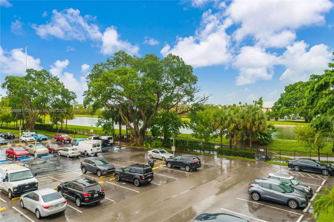 For Sale: $174,000 (2 beds, 2 baths, 1132 Square Feet)