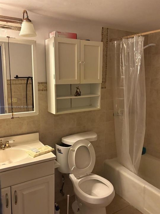 For Sale: $115,000 (1 beds, 1 baths, 692 Square Feet)