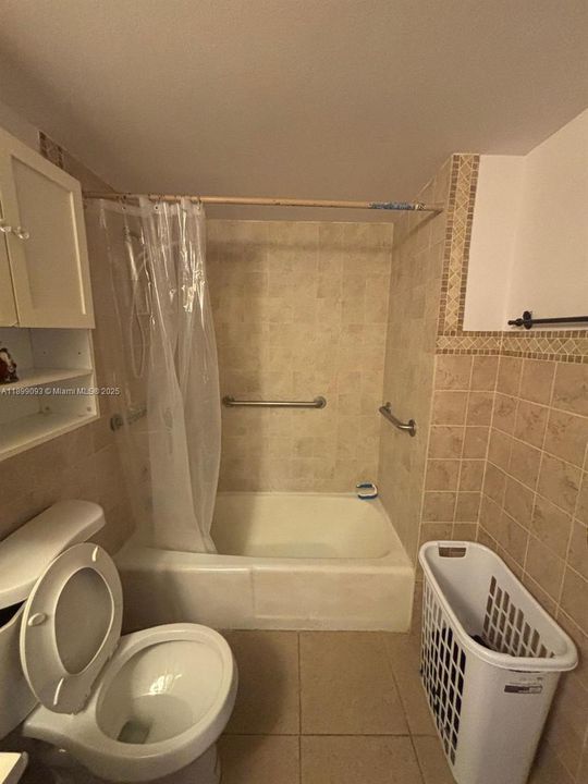 For Sale: $115,000 (1 beds, 1 baths, 692 Square Feet)