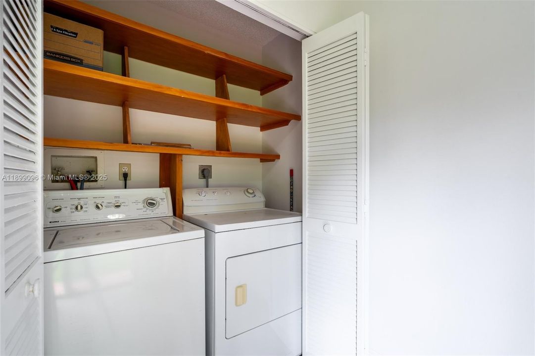 For Sale: $426,500 (2 beds, 2 baths, 1536 Square Feet)