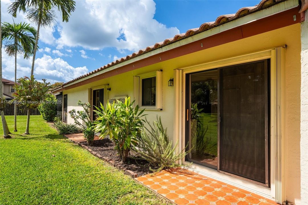 For Sale: $426,500 (2 beds, 2 baths, 1536 Square Feet)