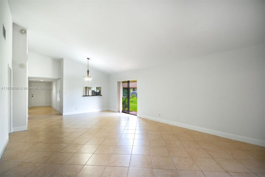For Sale: $426,500 (2 beds, 2 baths, 1536 Square Feet)