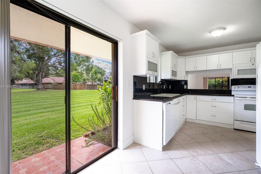 For Sale: $426,500 (2 beds, 2 baths, 1536 Square Feet)