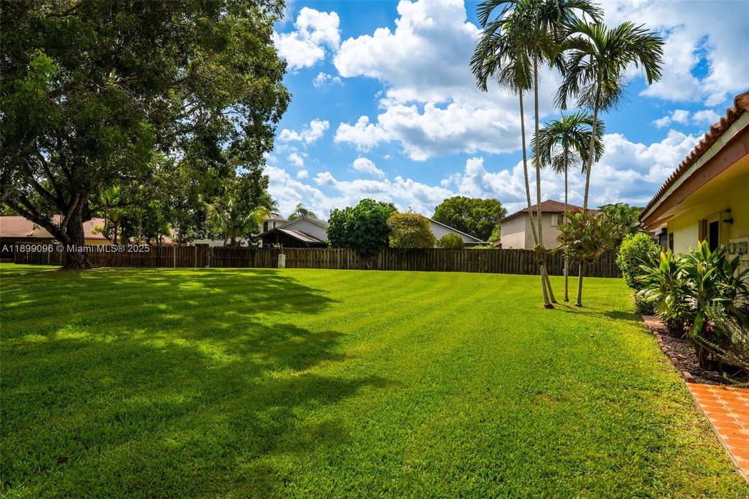 For Sale: $426,500 (2 beds, 2 baths, 1536 Square Feet)